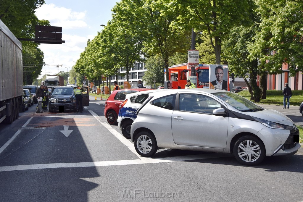 VU Koeln Bayenthal Schoenhauserstr Rheinuferstr P02.JPG - Miklos Laubert